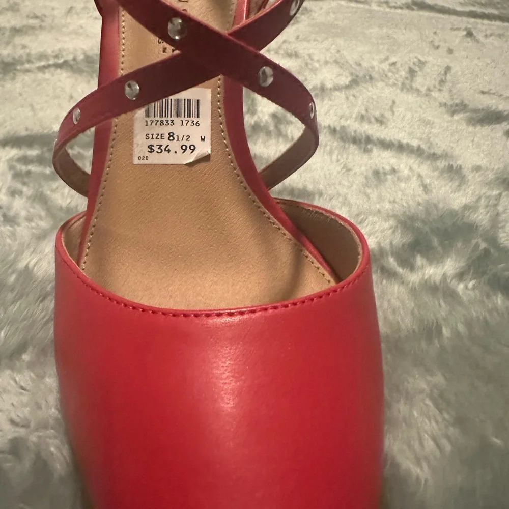 Bright Red High Heels with Pointed Toe and Thin Straps - Picture 6 of 10